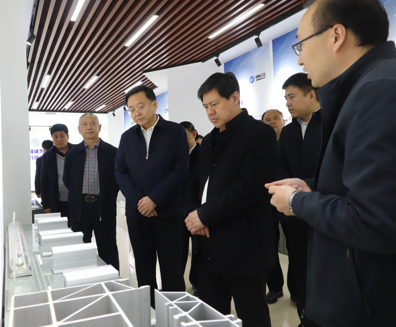濱州市委常委、常務副市長張偉一行來山東三星集團調研