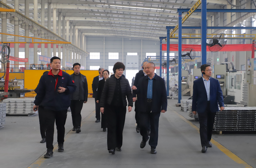 省工商聯(lián)黨組成員、秘書長于玲一行來山東三星集團調研