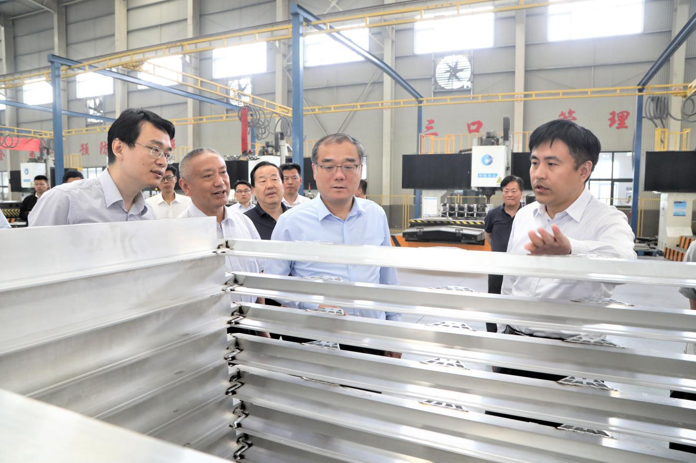 濱州市副市長、鄒平市委書記呂明濤來山東三星集團調研