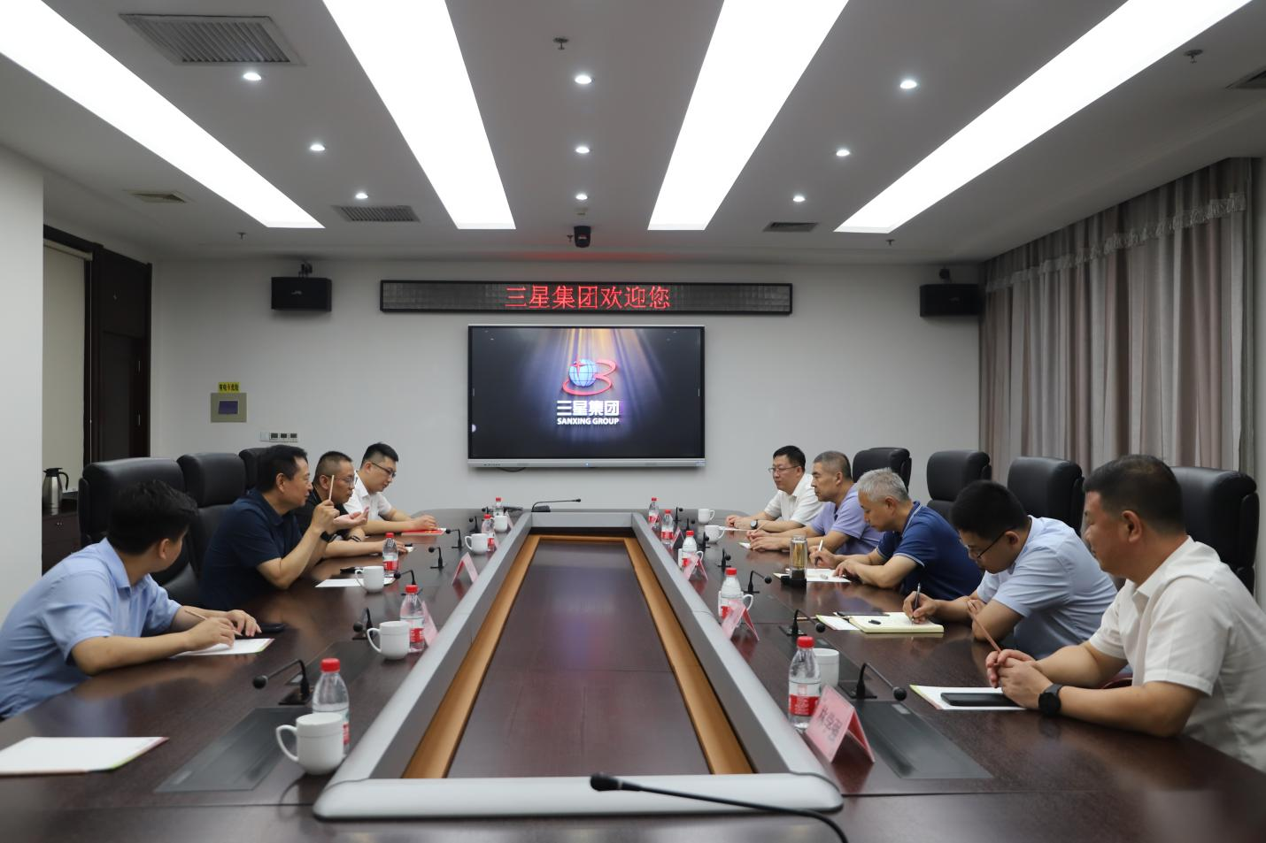 濱州銀保監(jiān)分局黨委書記、局長尹程來山東三星集團(tuán)調(diào)研