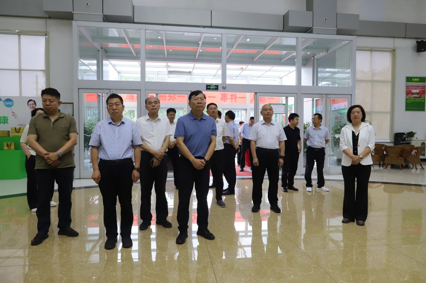 河南省政府參事、省政府原秘書長劉世偉一行來山東三星集團調(diào)研