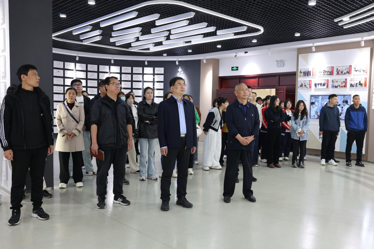 魯中職業(yè)學(xué)院來(lái)山東三星集團(tuán)參觀交流